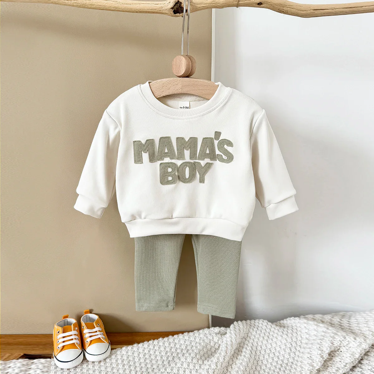 Baby "MAMA'S BOY" Graphic Sweatshirt Set – Warm Suit - Image 4